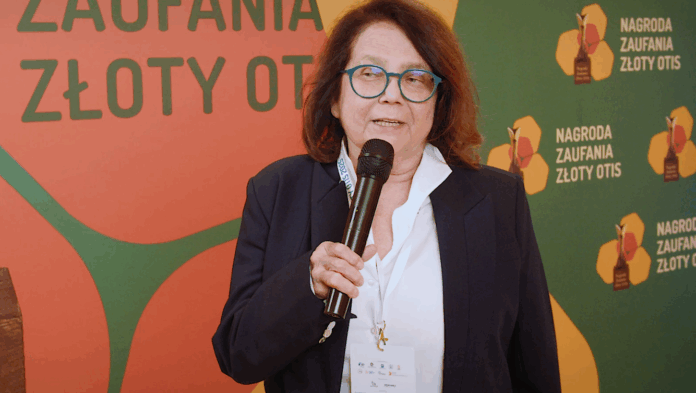 na zdjęciu znajduje się prof. Lidia Rudnicka