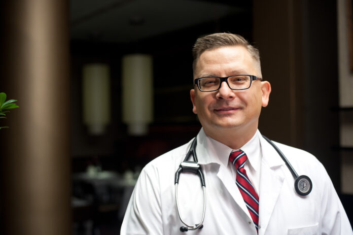 na zdjęciu znajduje się dr hab. Krzysztof Chlebus