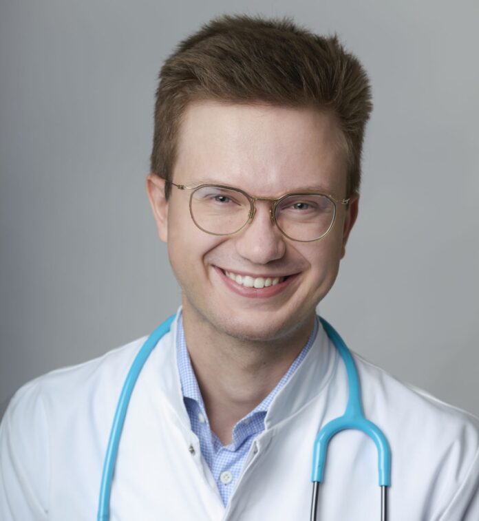 na zdjęciu znajduje się Aleksander Kiecana z Biokinetica