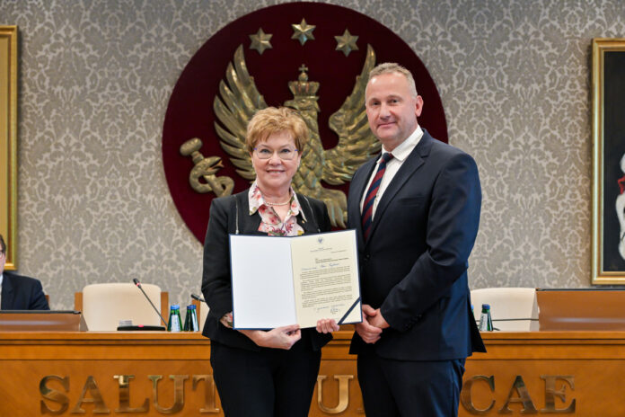 na zdjęciu znajduje się prof. Bożena Werner