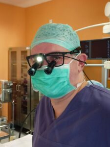 na zdjęciu znajduje się dr Jacek Piątek