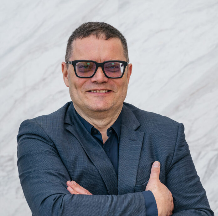 na zdjęciu znajduje się prof. jerzy samochowiec