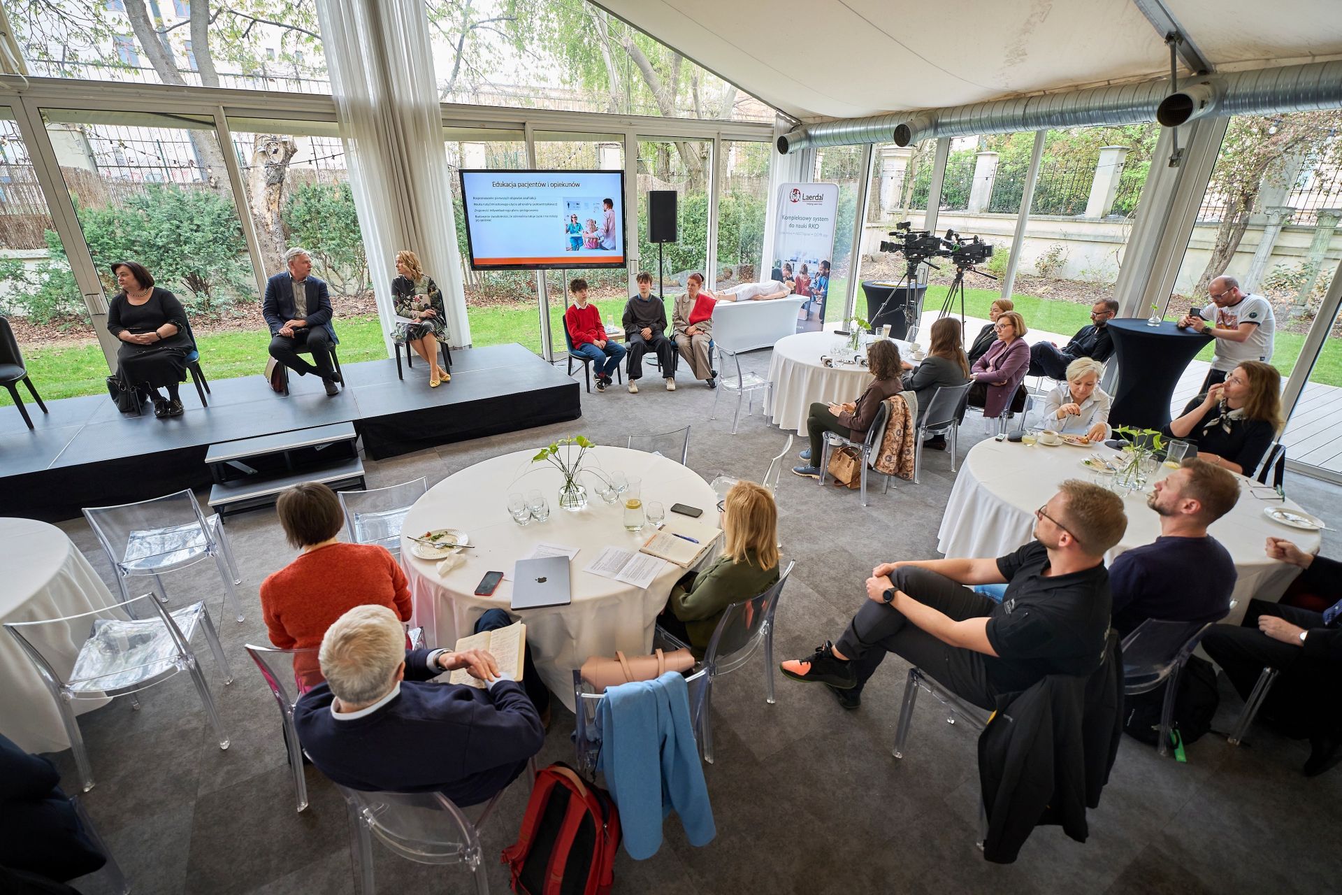 Gdy liczą się sekundy. Eksperci apelują o powszechny dostęp do adrenaliny