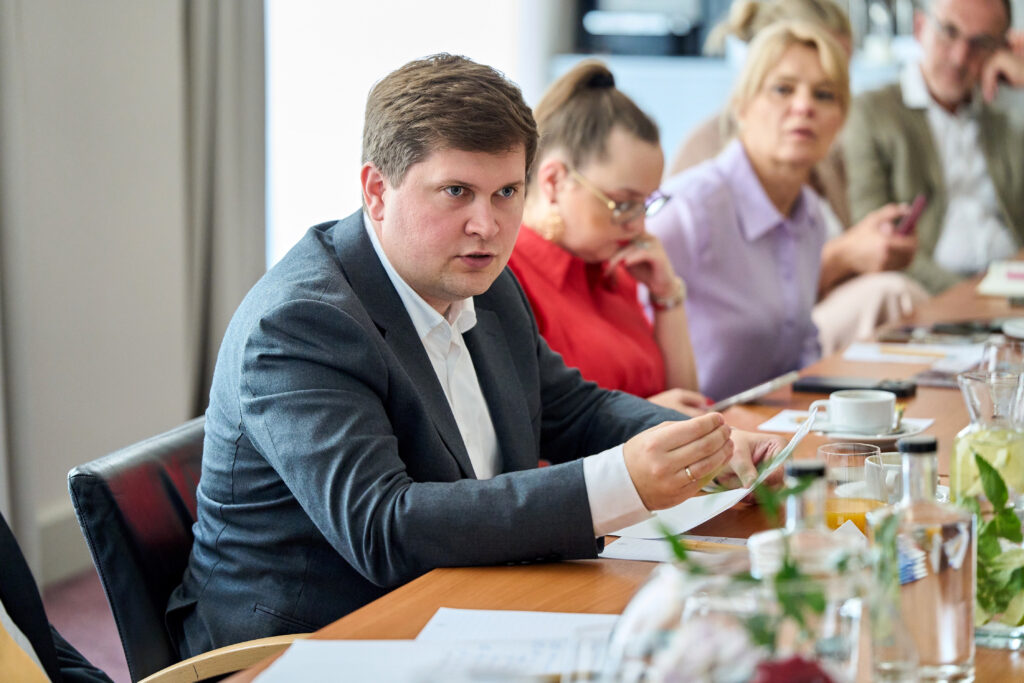 Mecenas Bartłomiej Sasin – kancelaria KRK